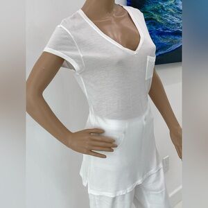 Cute, Extra Long, White Calvin Klein Jeans V-Neck Tee